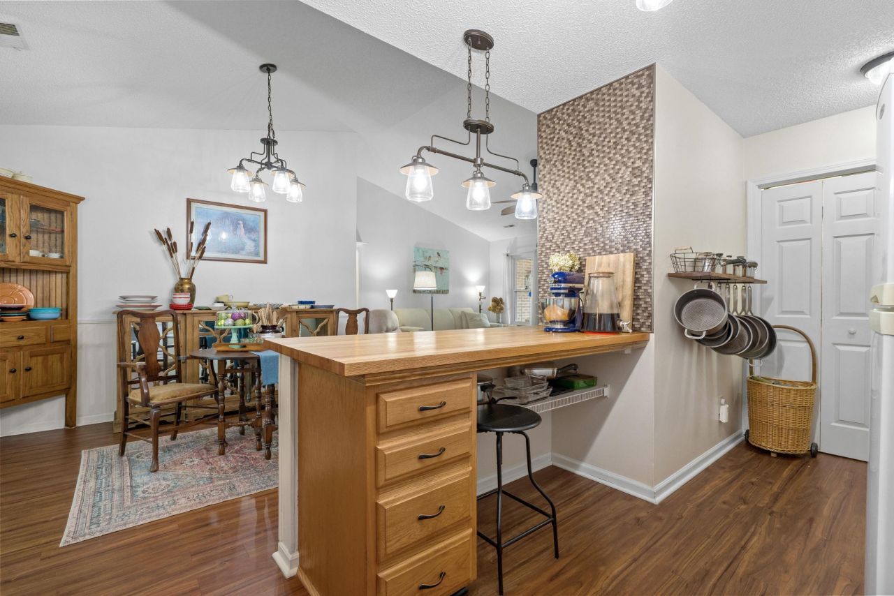 1104 Fox Sparrow Dr. Photo 14