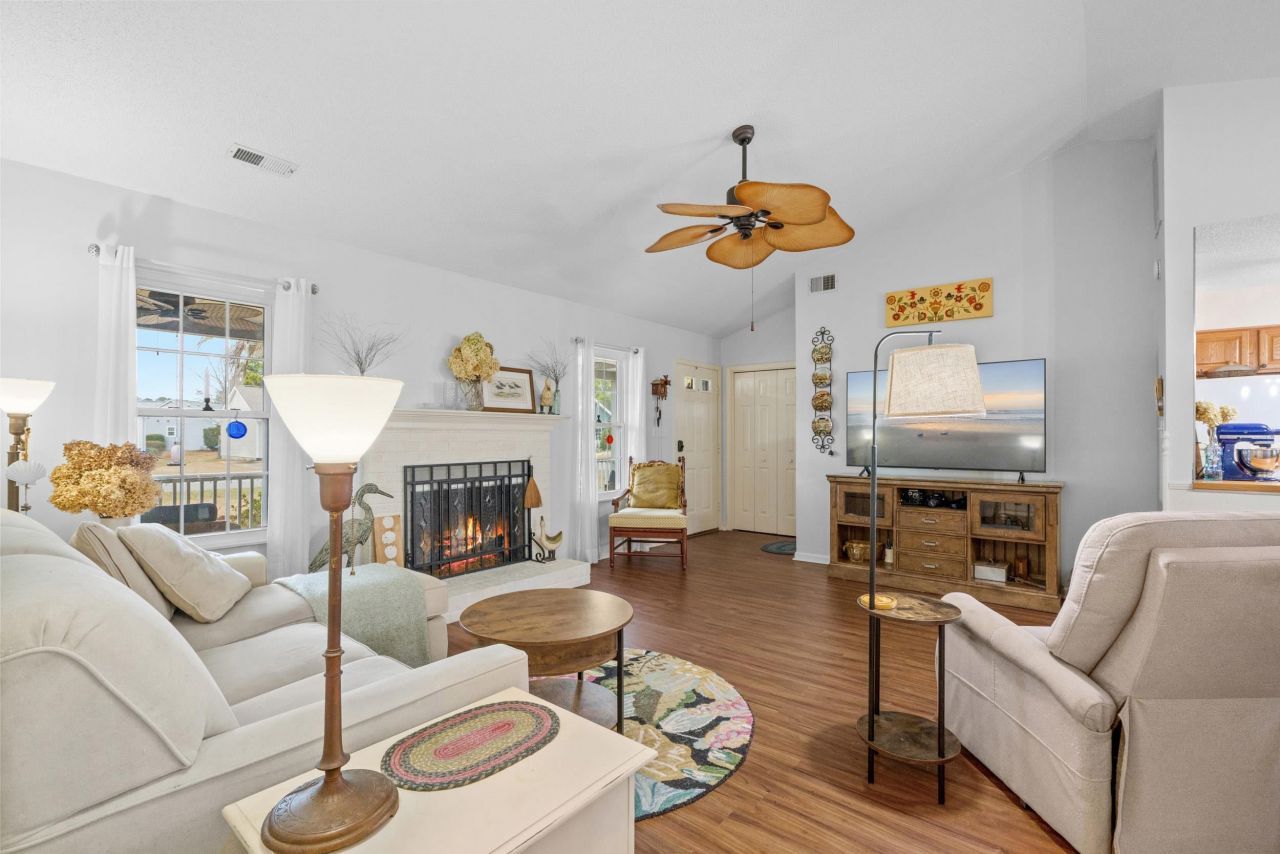 1104 Fox Sparrow Dr. Photo 8