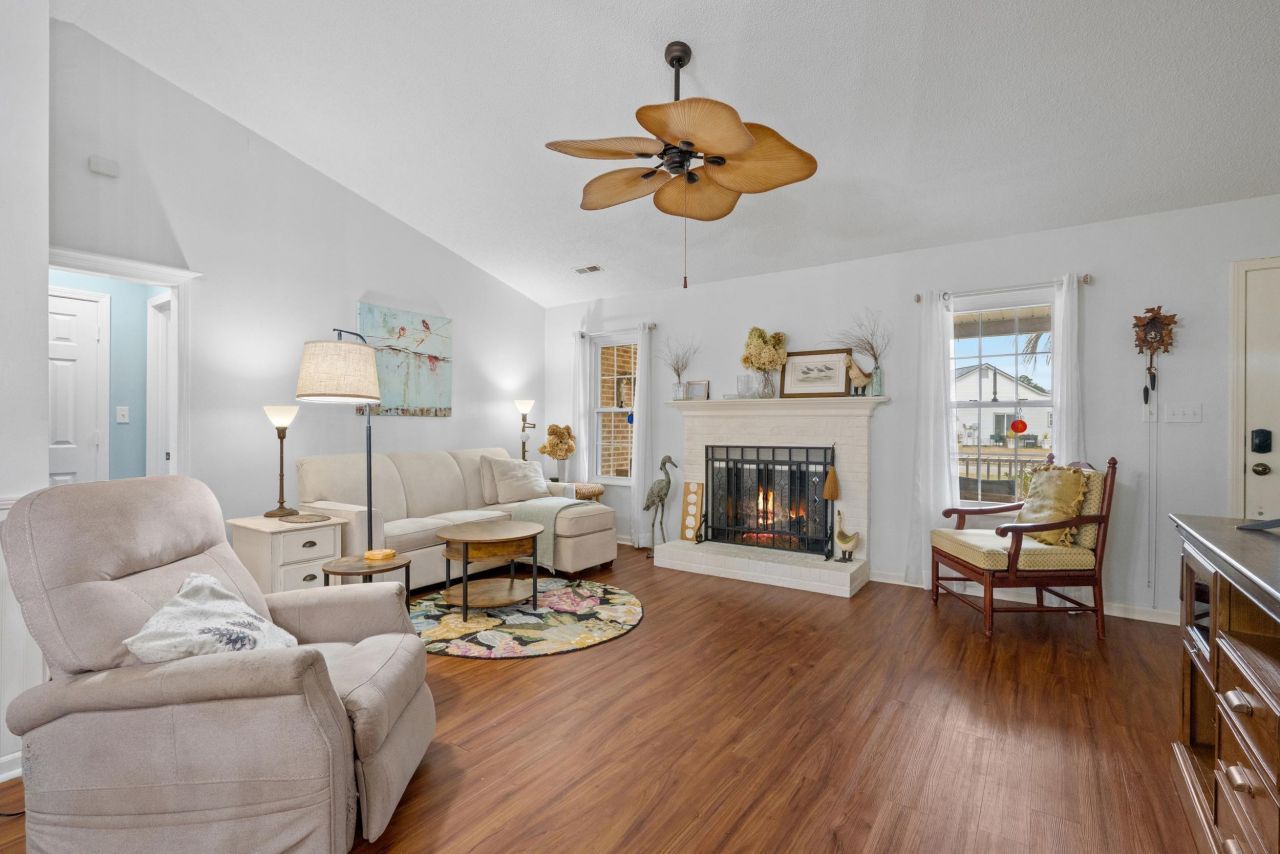 1104 Fox Sparrow Dr. Photo 9