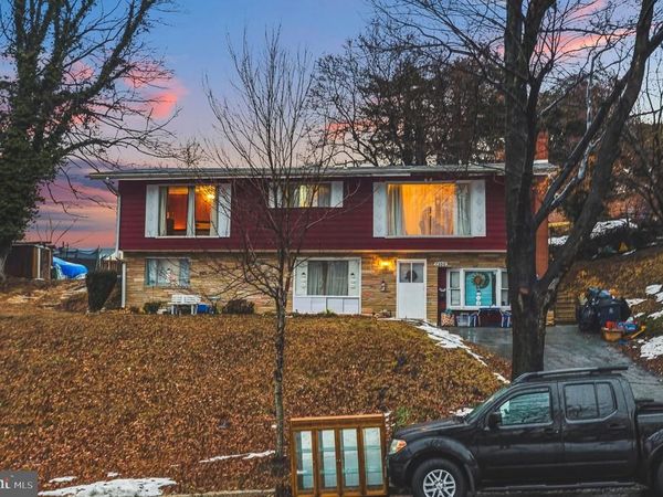 2300 FAIRLAWN STREET, TEMPLE HILLS, MD 20748