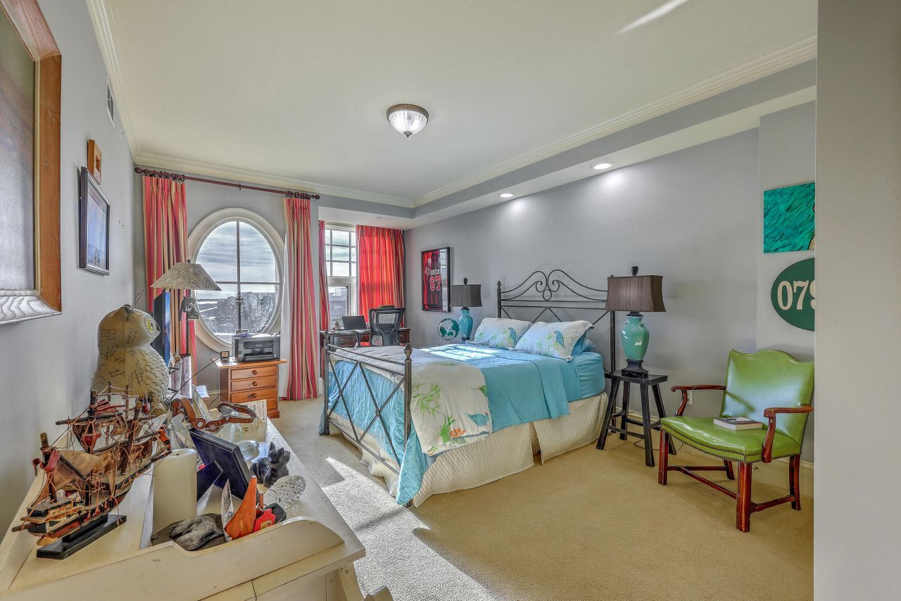 5016 Old Bridgeview Drive Photo 12