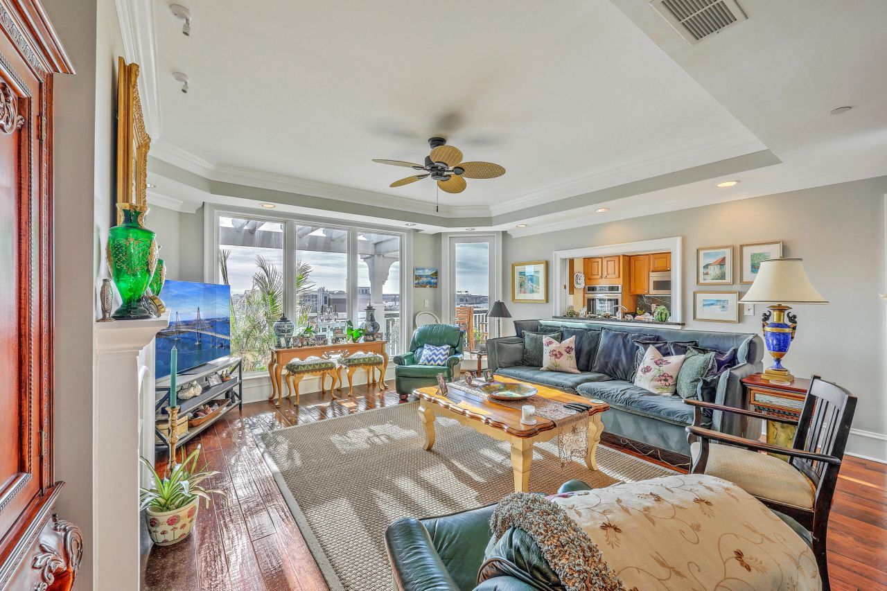 5016 Old Bridgeview Drive Photo 6