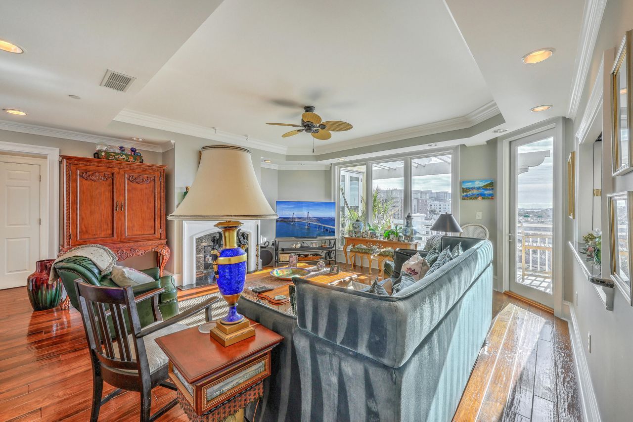 5016 Old Bridgeview Drive Photo 7