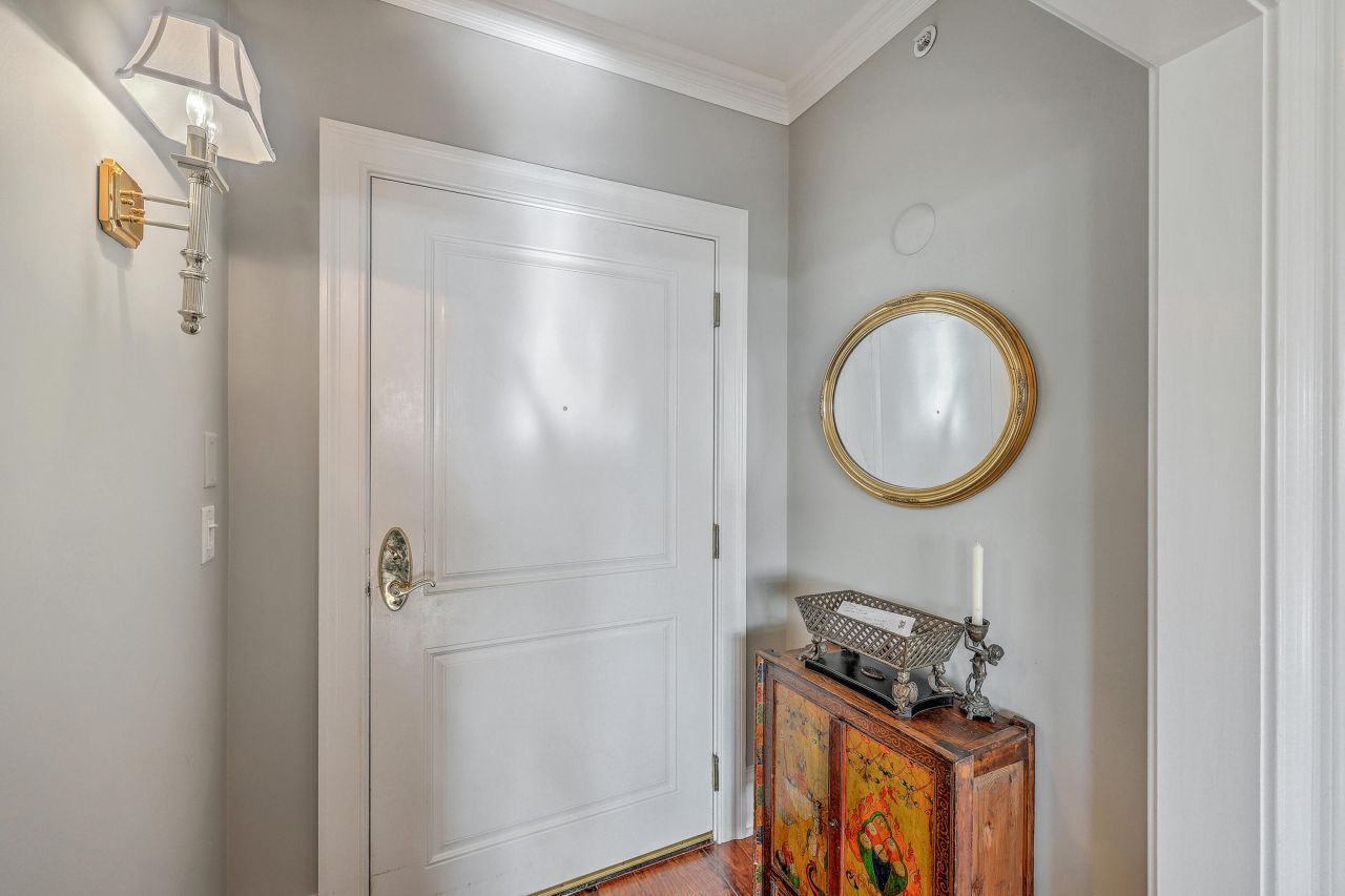 5016 Old Bridgeview Drive Photo 9