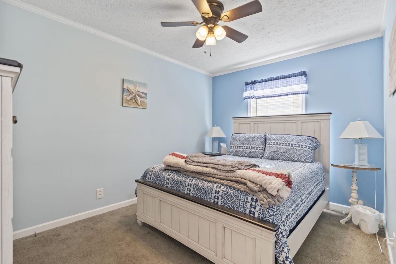 4555 Manitook Dr. Photo 12