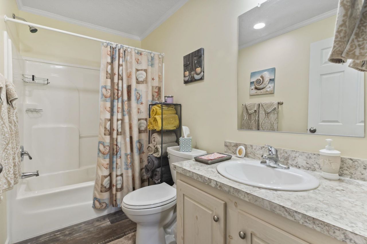 4555 Manitook Dr. Photo 13