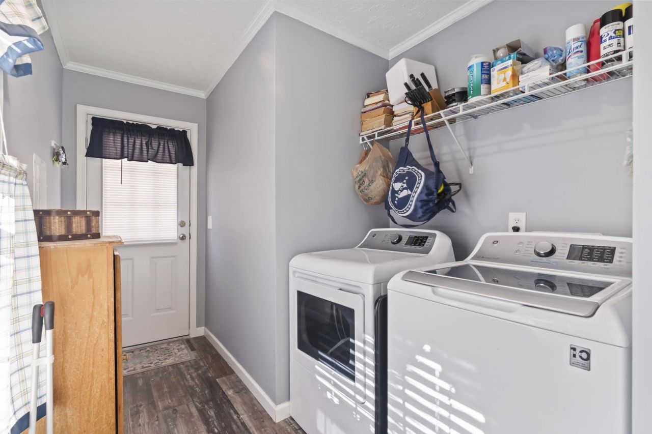 4555 Manitook Dr. Photo 15