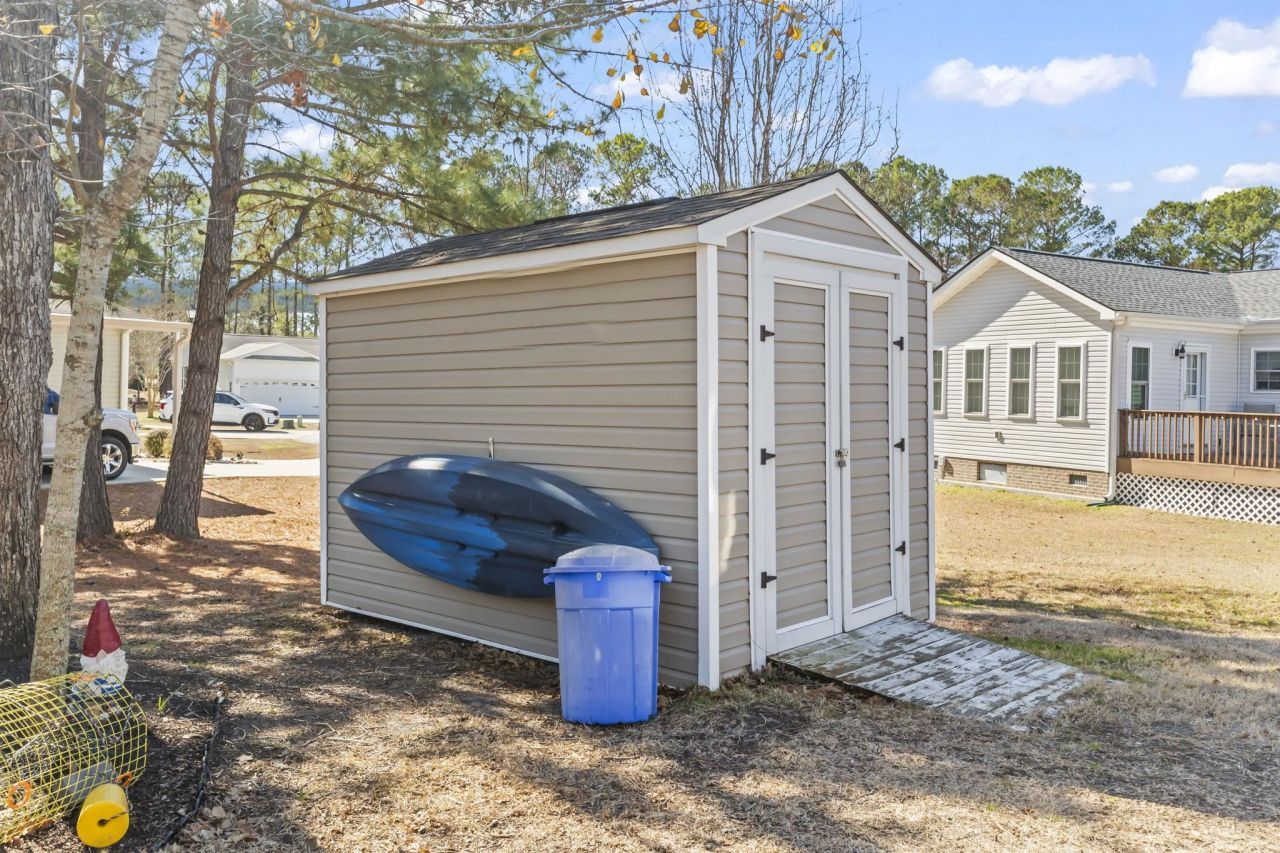 4555 Manitook Dr. Photo 17