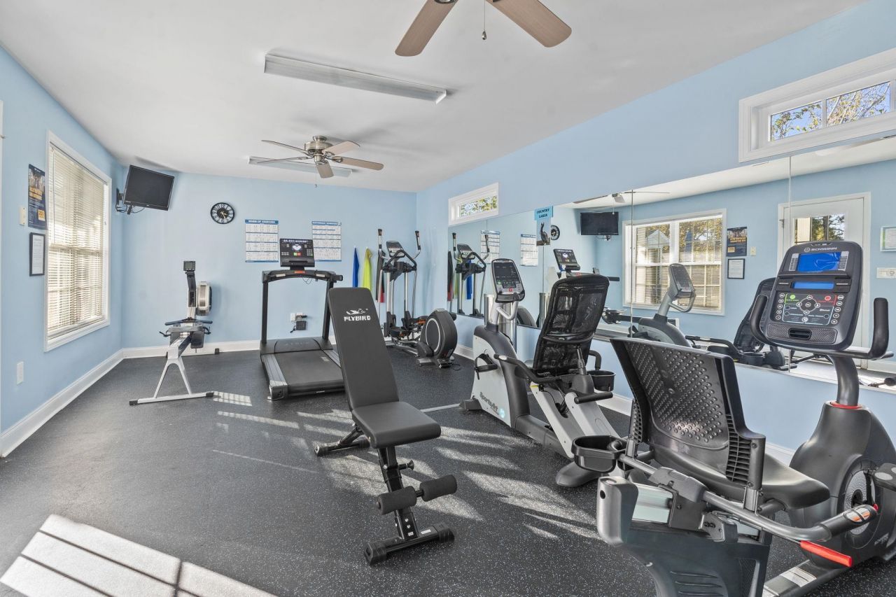 4555 Manitook Dr. Photo 21