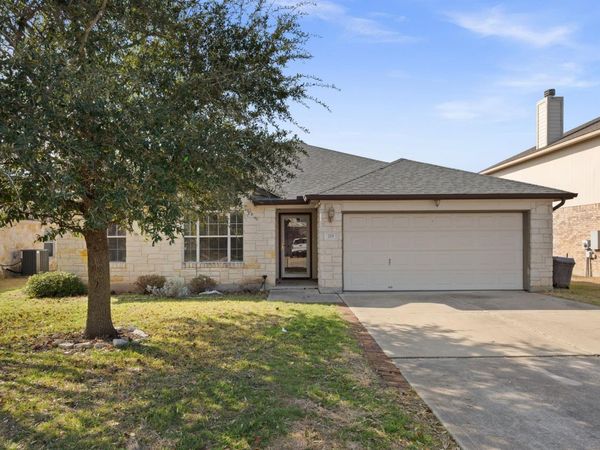 215 Kerley DR, Hutto, TX 78634