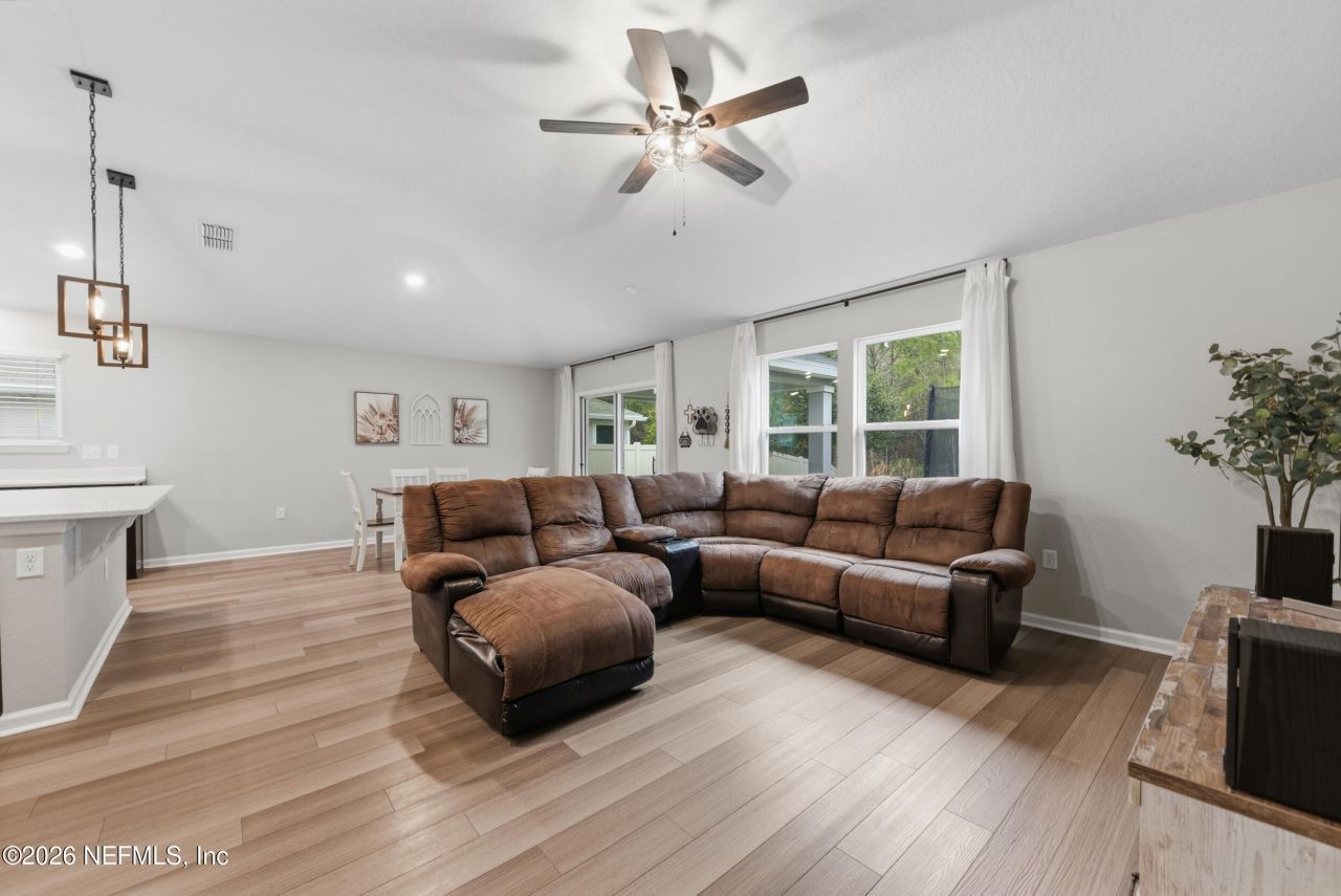 589 Wild Rose Lane, Jacksonville, FL 32218 Photo
