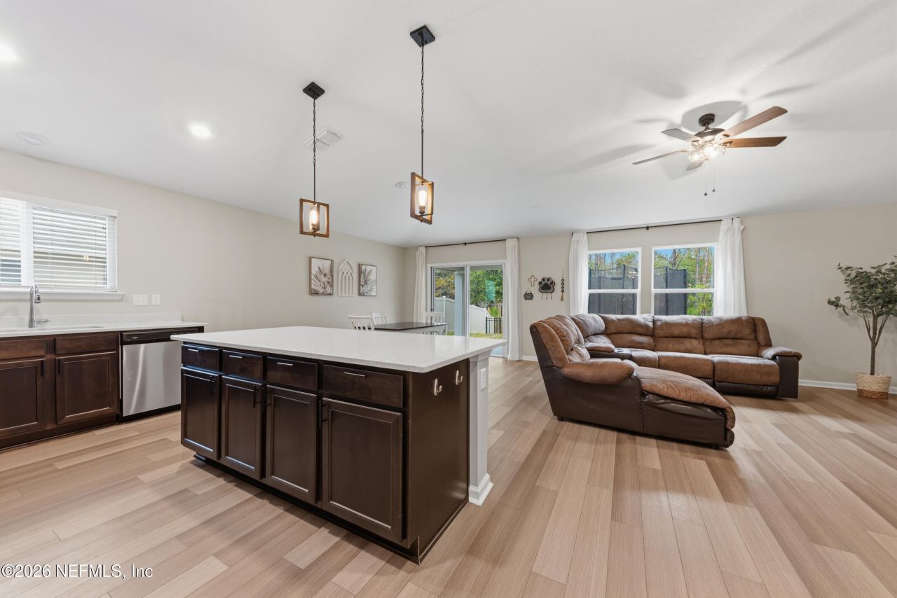 589 Wild Rose Lane, Jacksonville, FL 32218 Photo