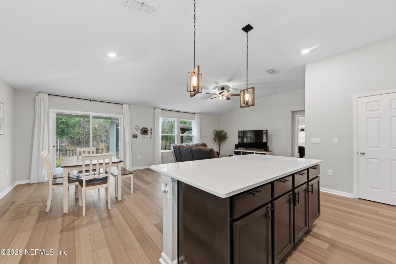 589 Wild Rose Lane, Jacksonville, FL 32218 Photo