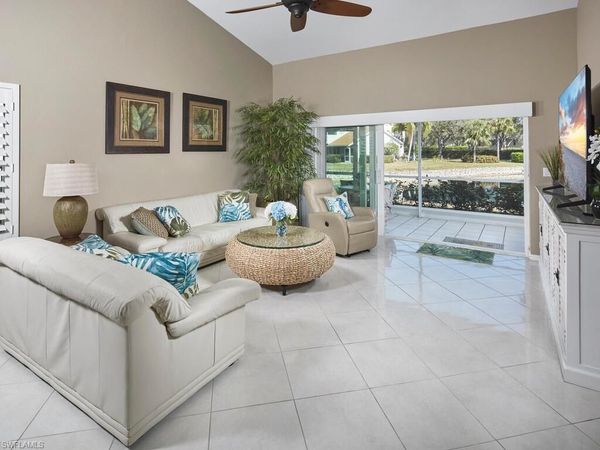 570 Windsor SQ, Unit 101, NAPLES, FL 34104