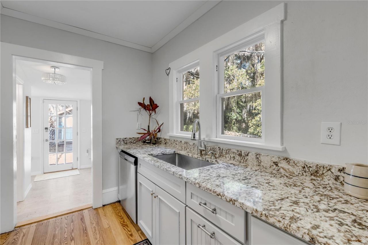 3054 N Dixie Freeway, New Smyrna Beach, FL 32168 Photo