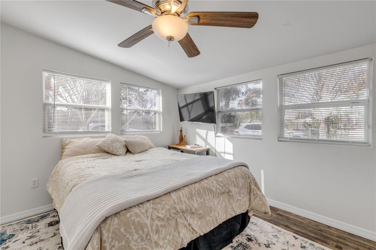 3054 N Dixie Freeway, New Smyrna Beach, FL 32168 Photo