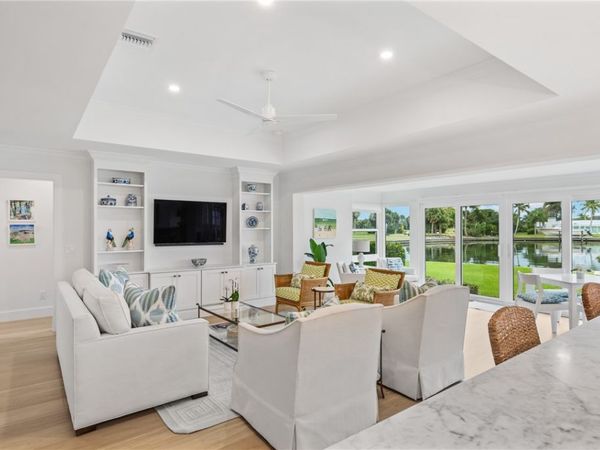 300 Harbour Drive, Unit 305B, Vero Beach, FL 32963