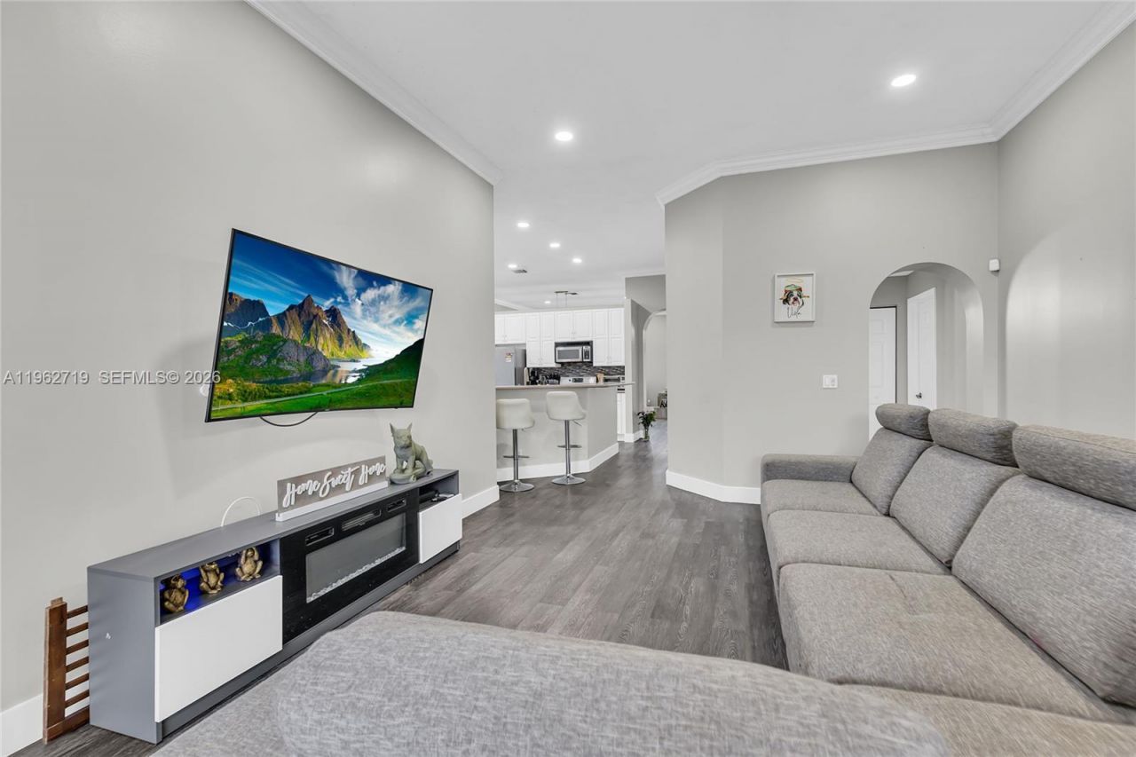 14325 NW 14th Ct , Pembroke Pines, FL 33028 Photo