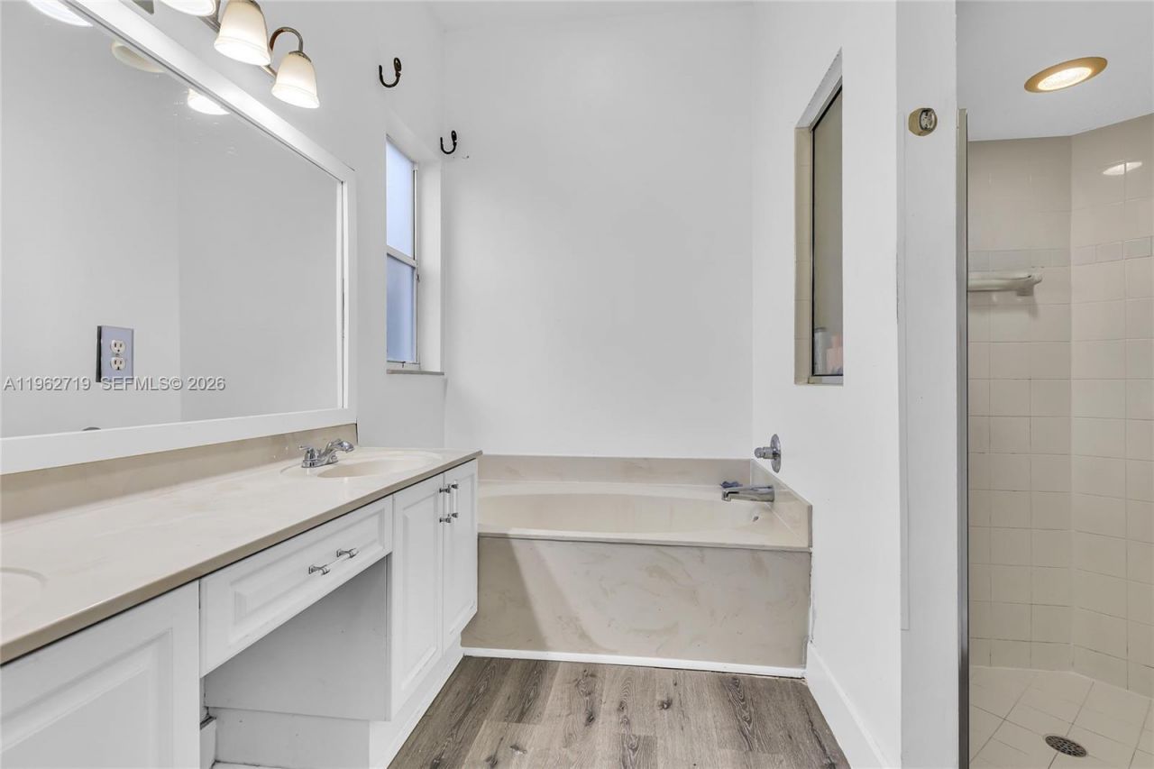 14325 NW 14th Ct , Pembroke Pines, FL 33028 Photo