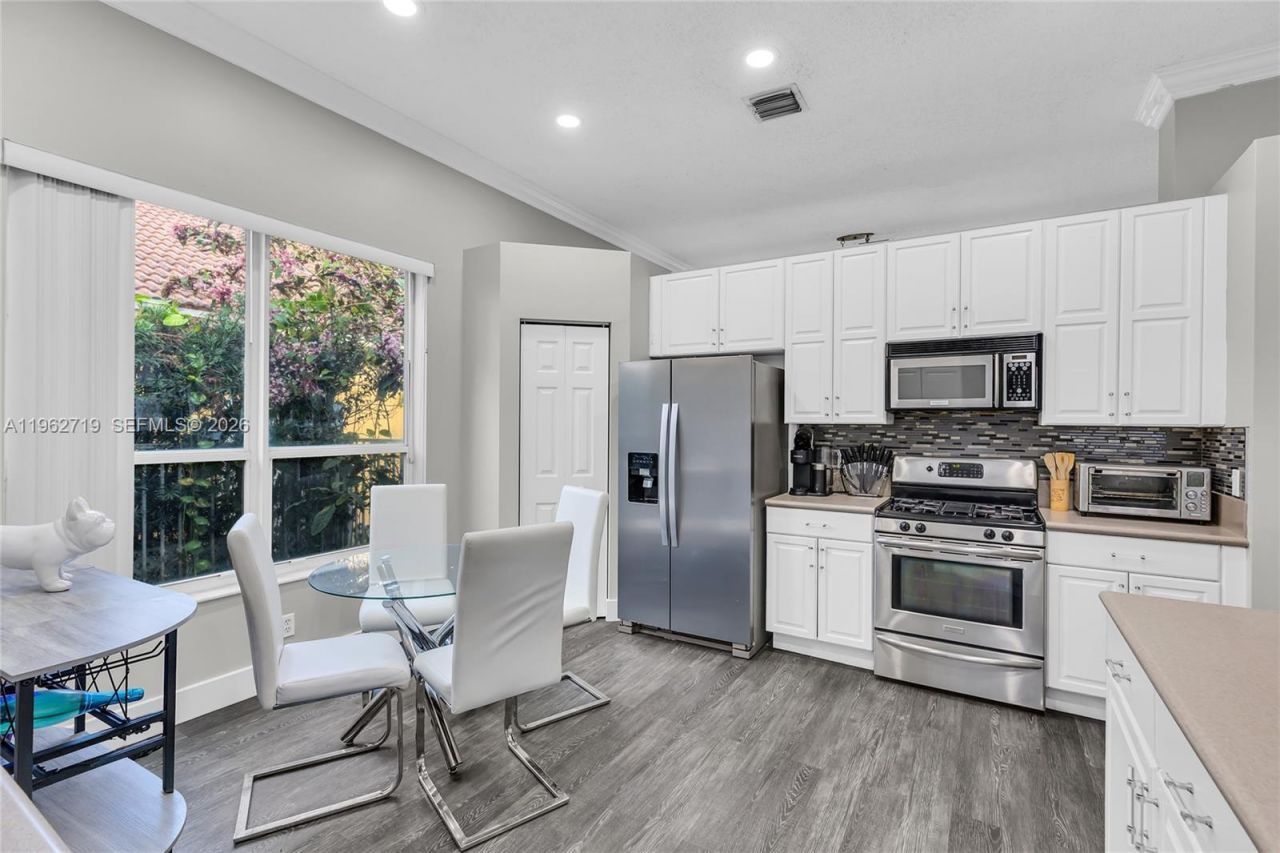 14325 NW 14th Ct , Pembroke Pines, FL 33028 Photo