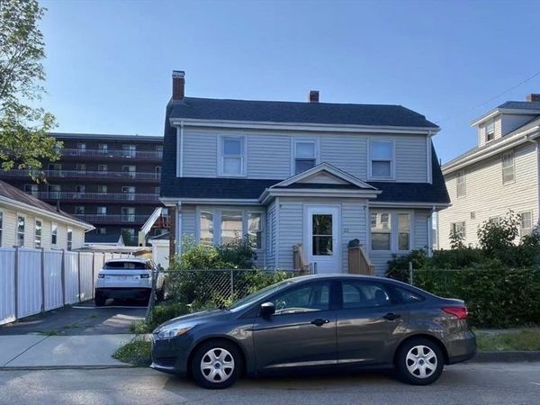 20 Ellington Rd, Quincy, MA 02170
