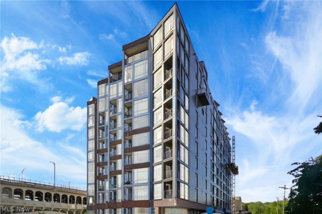 2222 Detroit Avenue, Unit 917, Cleveland, OH 44113 Main Photo