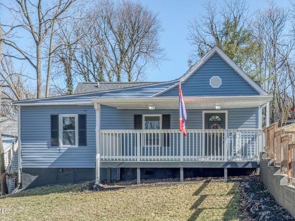 411 East Chestnut Street, Johnson City, TN 37601