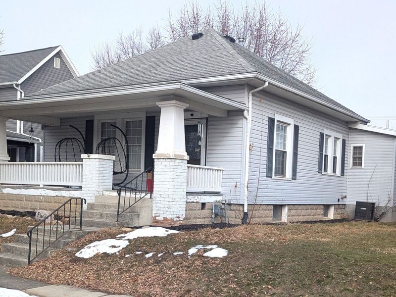 404 W Pearl Street, Wapakoneta, OH 45895 Photo 2