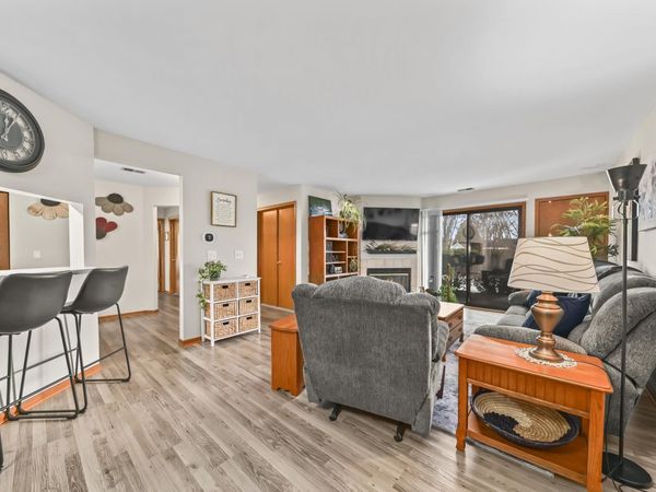 116 E Freistadt Rd, Unit D, Thiensville, WI 53092