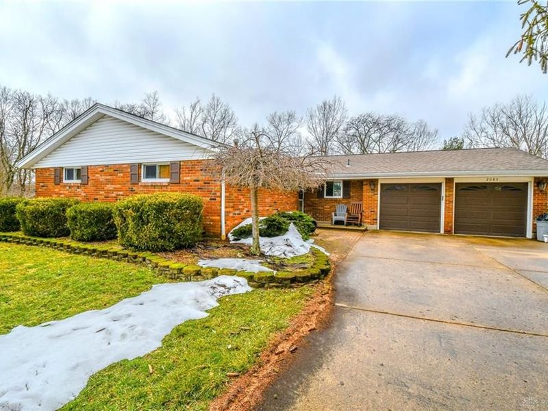 2085 Regent Park Drive, Bellbrook, OH 45305 Photo 1