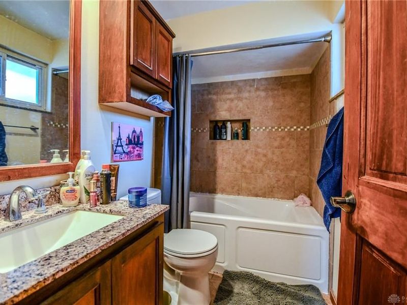 2085 Regent Park Drive, Bellbrook, OH 45305 Photo 12