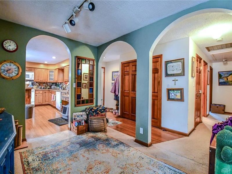 2085 Regent Park Drive, Bellbrook, OH 45305 Photo 3