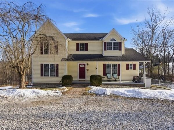 1818 New England Ridge Road, Washington, WV 26181