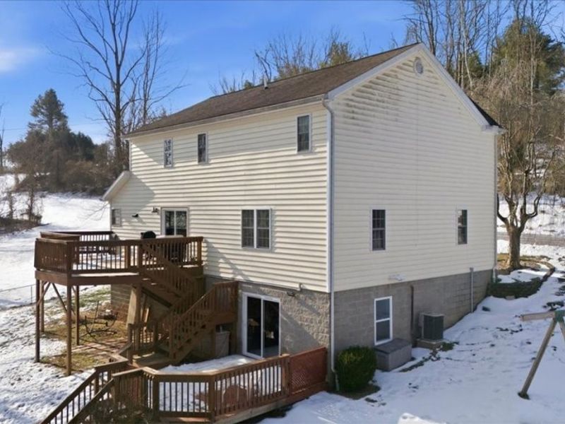 1818 New England Ridge Road, Washington, WV 26181 Photo 7