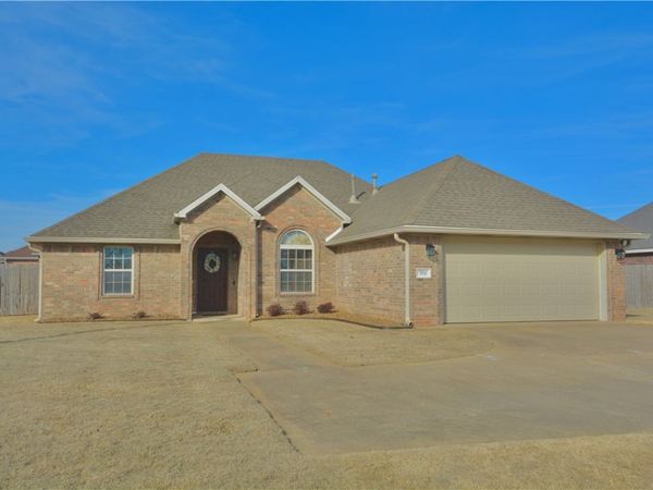 704 McClure Avenue, Lowell, AR 72745