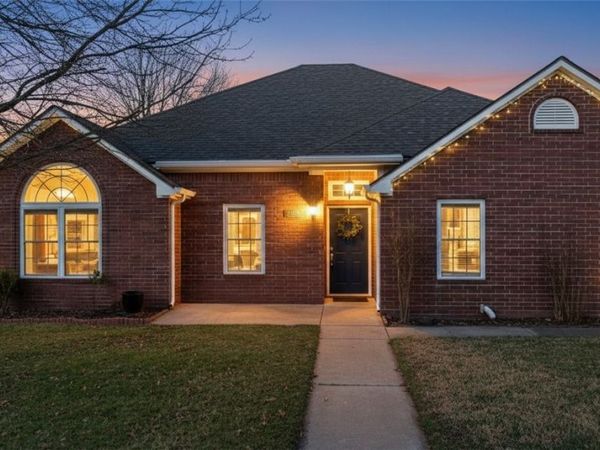 3900 Maple Road, Bentonville, AR 72713