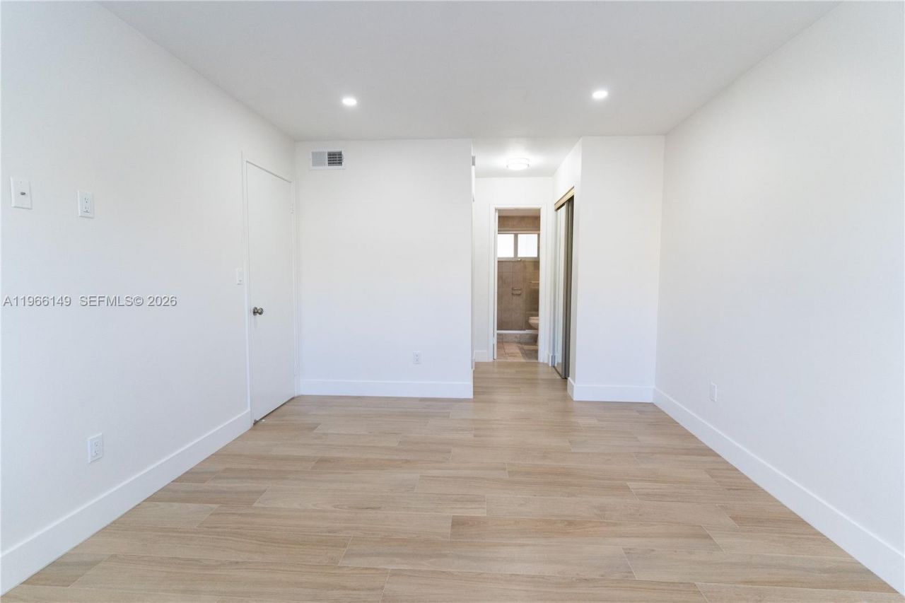 7720 Camino Real, Unit E-307, Miami, FL 33143 Photo