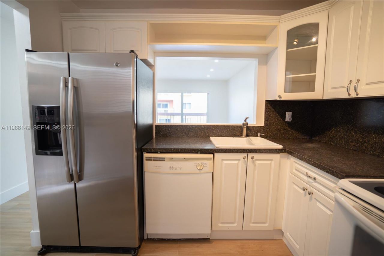 7720 Camino Real, Unit E-307, Miami, FL 33143 Photo