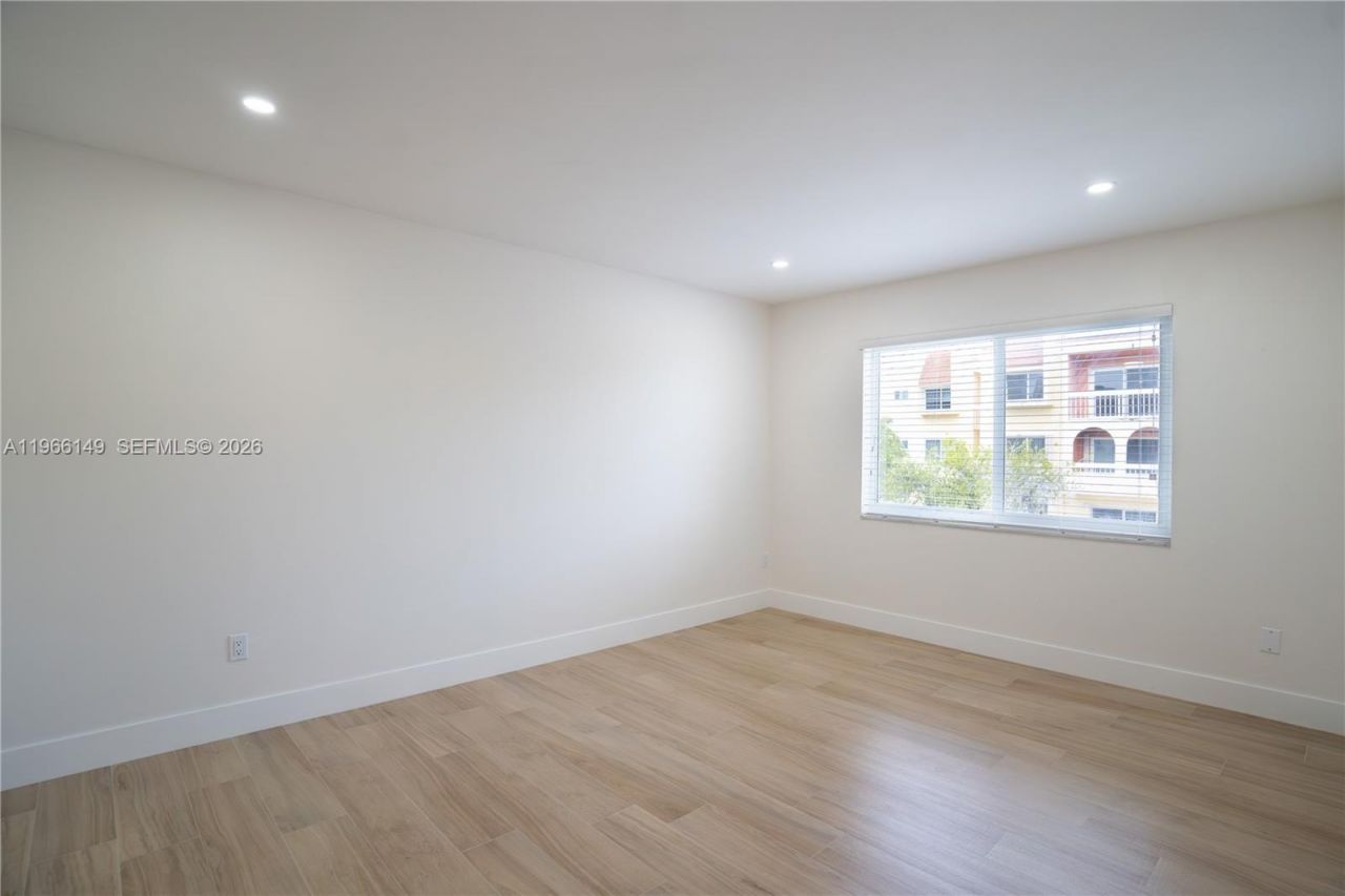 7720 Camino Real, Unit E-307, Miami, FL 33143 Photo