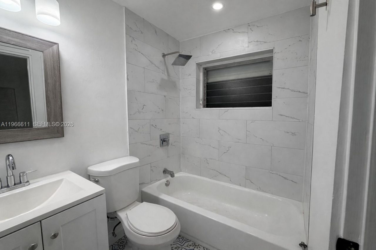 6849 SW 12th St, Pembroke Pines, FL 33023 Photo