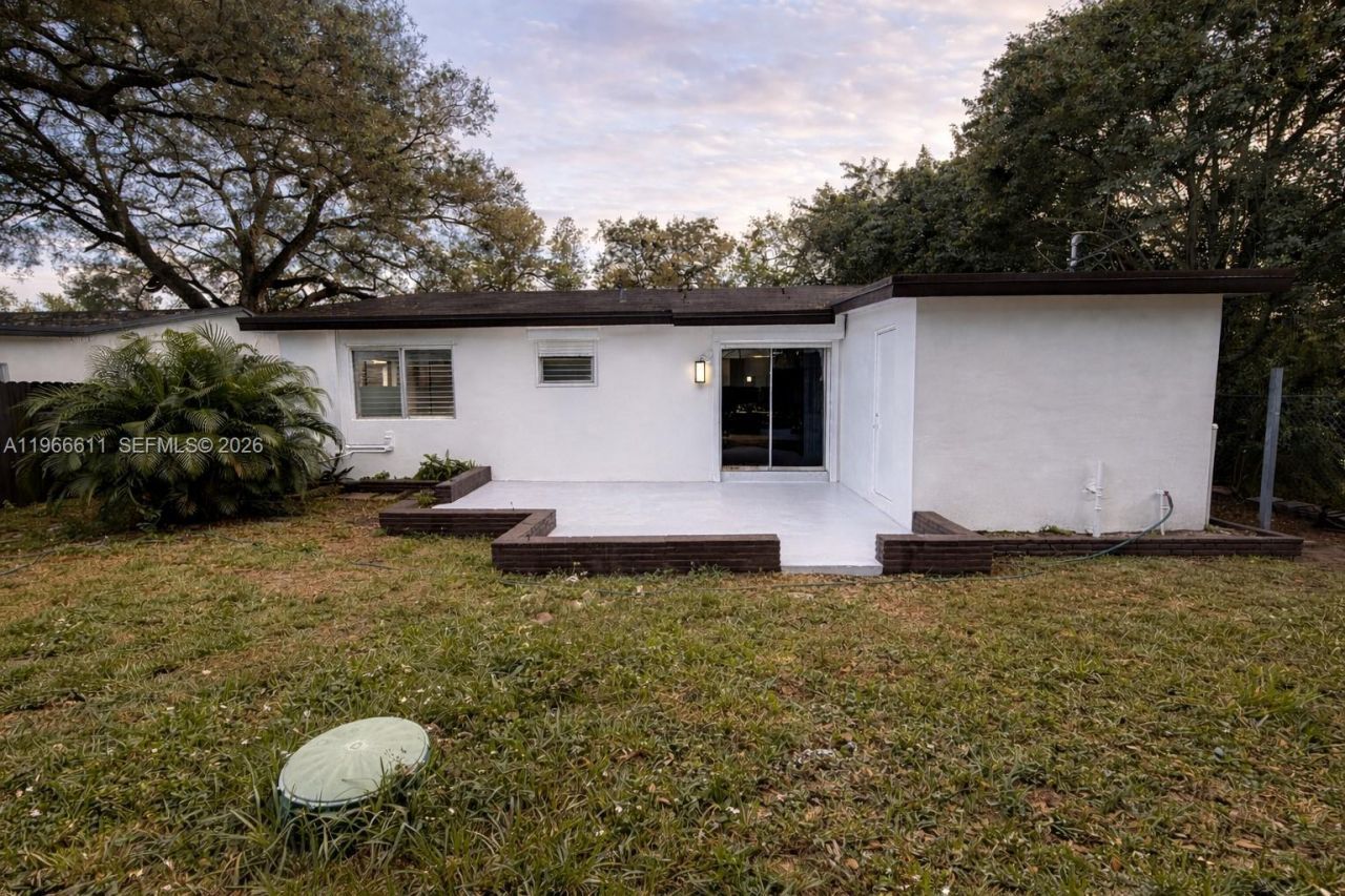 6849 SW 12th St, Pembroke Pines, FL 33023 Photo