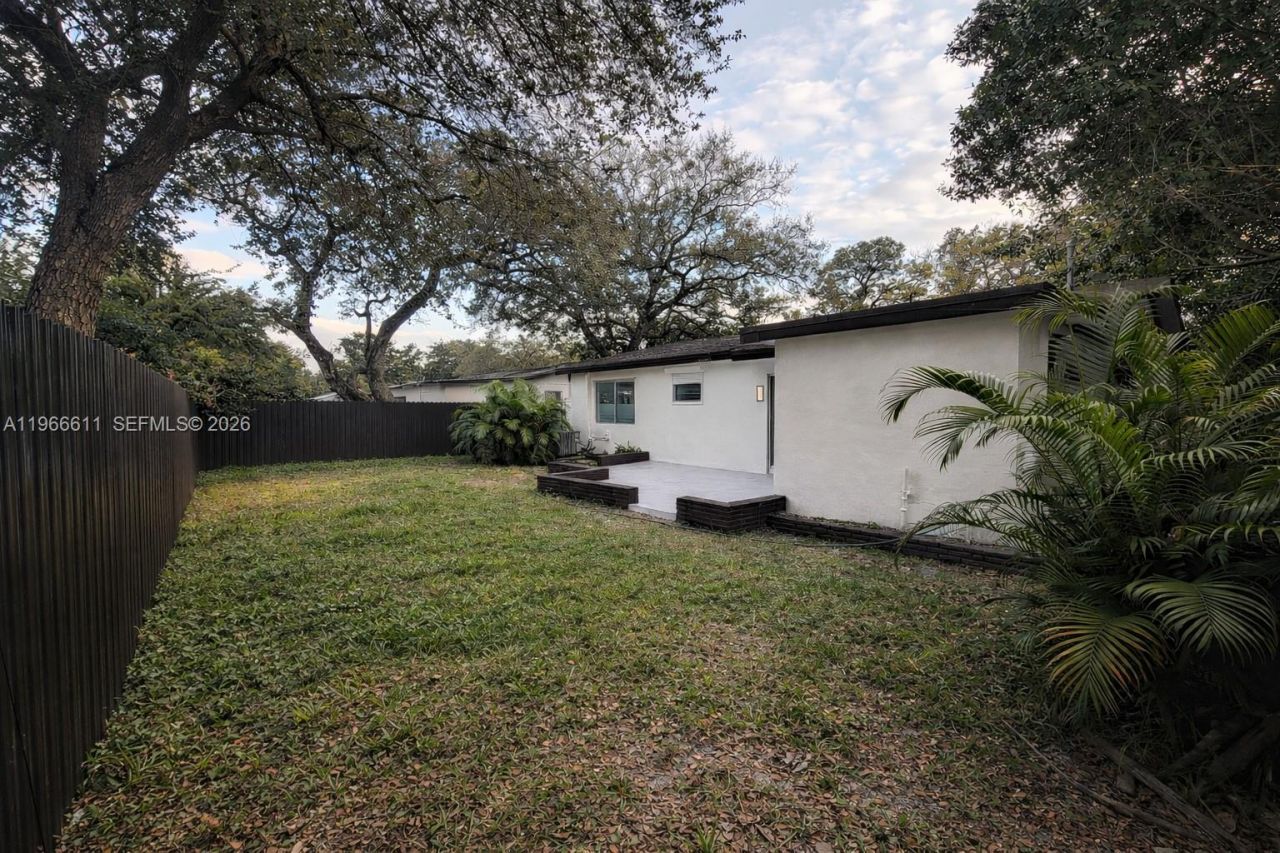 6849 SW 12th St, Pembroke Pines, FL 33023 Photo