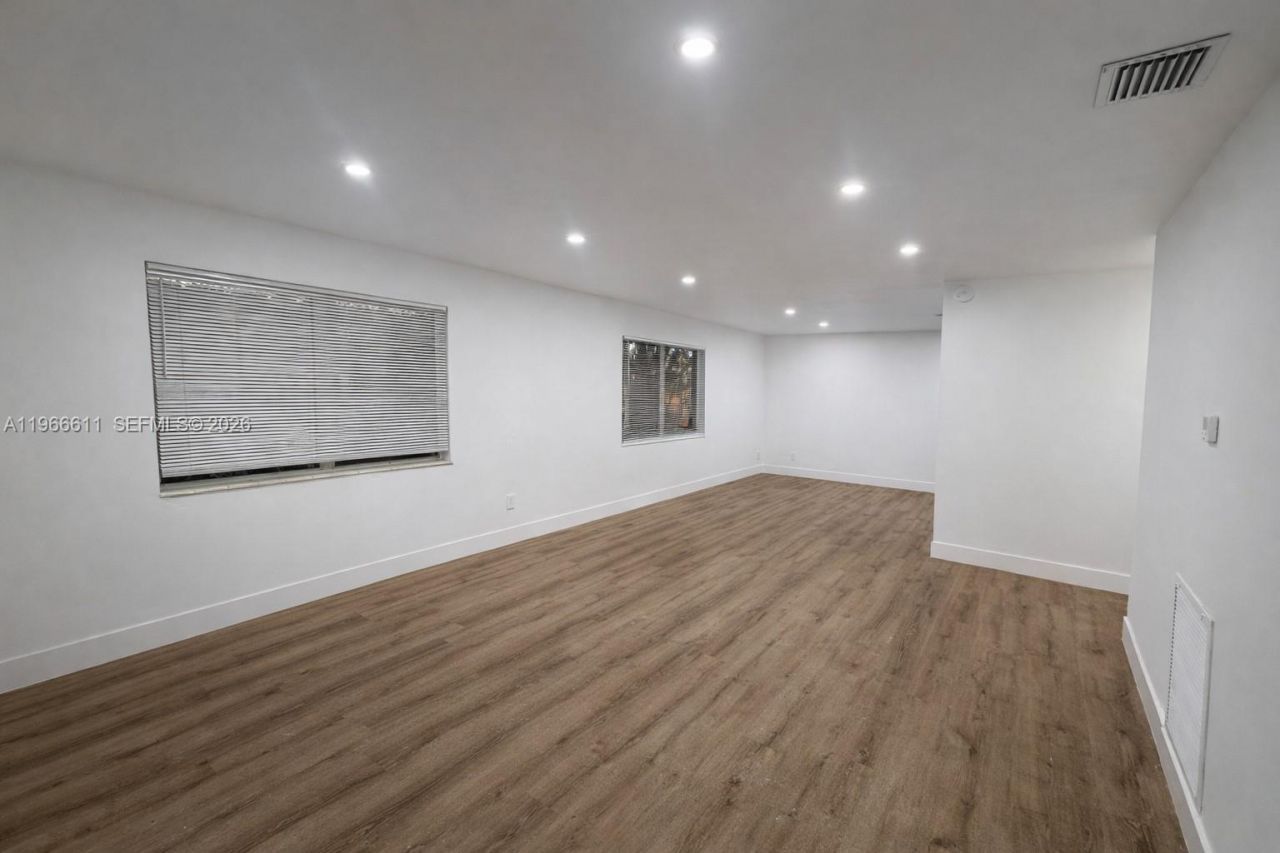 6849 SW 12th St, Pembroke Pines, FL 33023 Photo