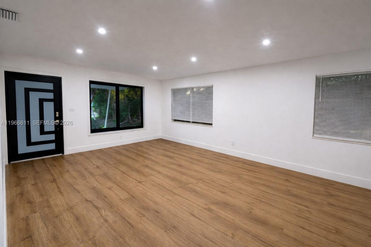 6849 SW 12th St, Pembroke Pines, FL 33023 Photo