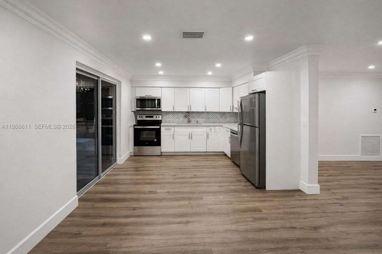 6849 SW 12th St, Pembroke Pines, FL 33023 Photo