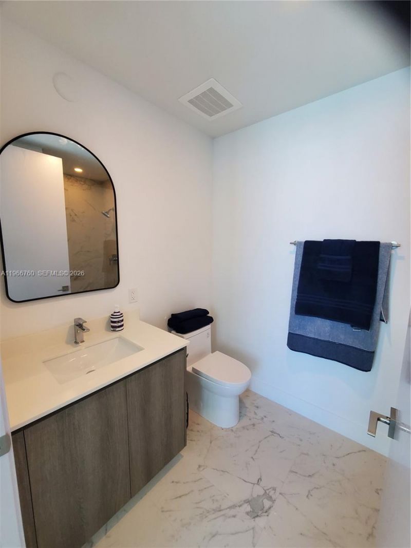 17550 Collins Ave , Unit 1403, Sunny Isles Beach, FL 33160 Photo