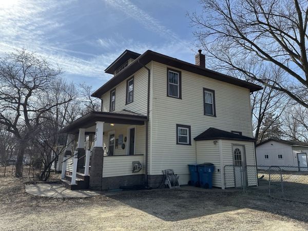 515 BURLINGTON Street, Savanna, IL 61074