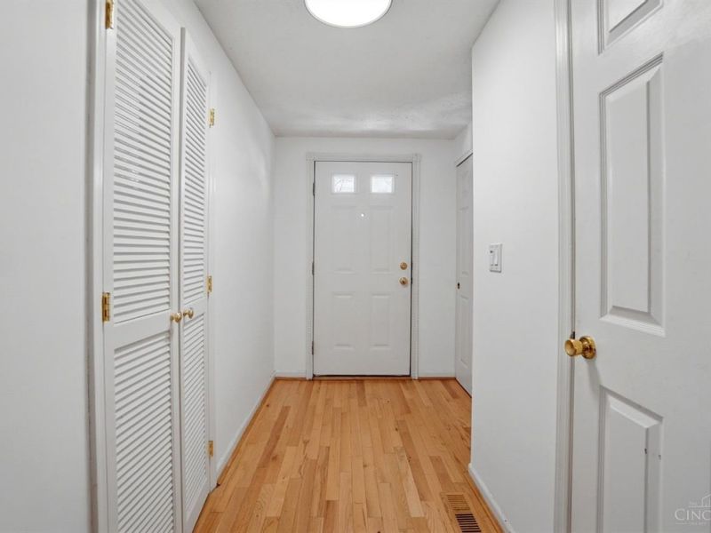 10810 Lakehurst Court, Unit 110, Sycamore Township, OH 45242 Photo 4