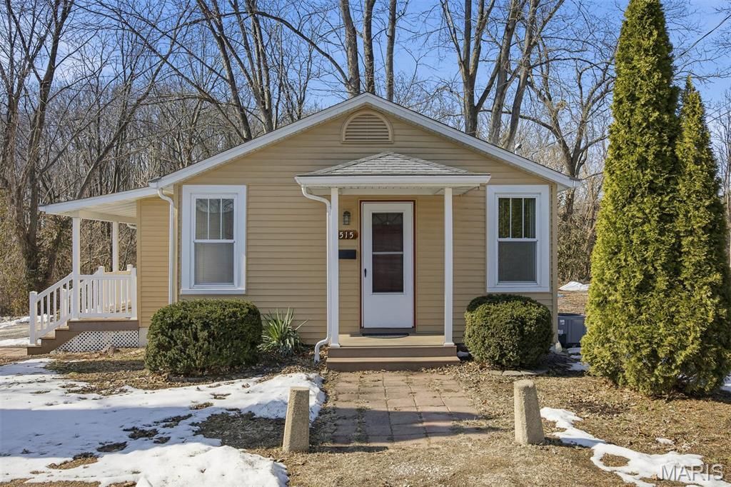 1515 Laurel Street, Highland, IL 62249 Main Photo