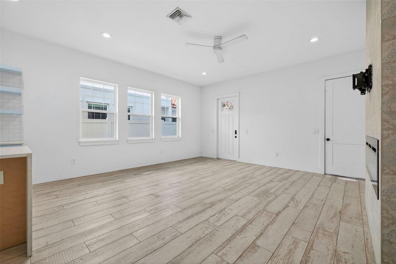 611 24th Avenue N, Saint Petersburg, FL 33704 Photo